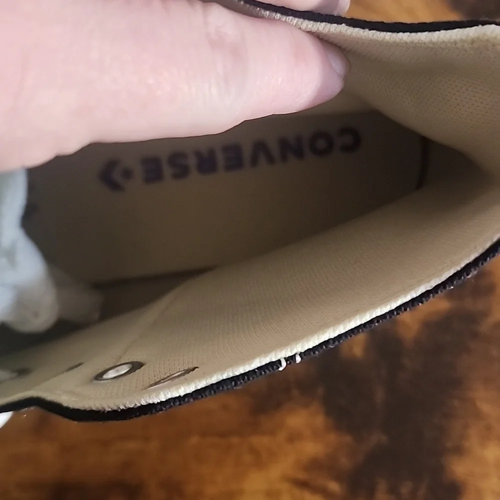 Converse All Star Black And White unisex M-8.5 W-10.5 Firm Price Is 66 I'm Losin - Picture 3 of 10